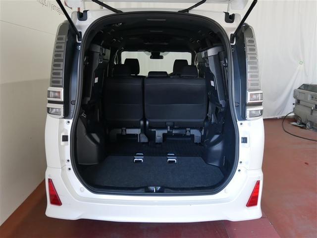 ヴォクシー ZS 煌 4WD フルセグ メモリーナビ DVD再生 後席モニター バックカメラ 衝突被害軽減システム ETC 両側電動スライド LEDヘッドランプ ウオークスルー 乗車定員8人 3列シート(10枚目)