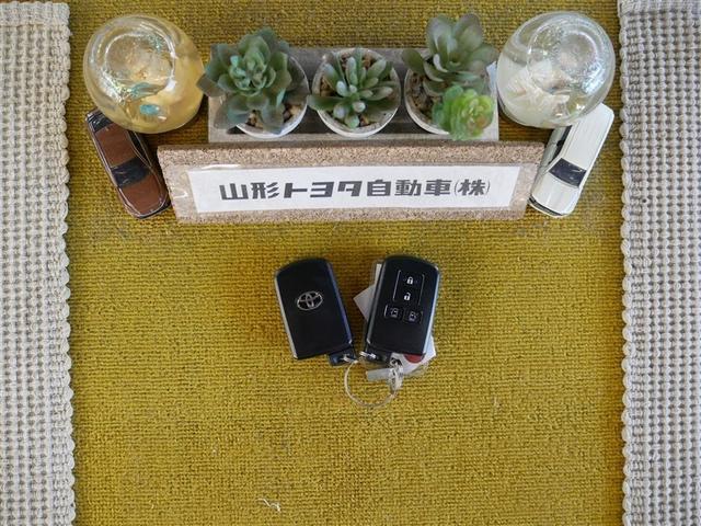 ヴォクシー ZS 煌 4WD フルセグ メモリーナビ DVD再生 後席モニター バックカメラ 衝突被害軽減システム ETC 両側電動スライド LEDヘッドランプ ウオークスルー 乗車定員8人 3列シート(35枚目)