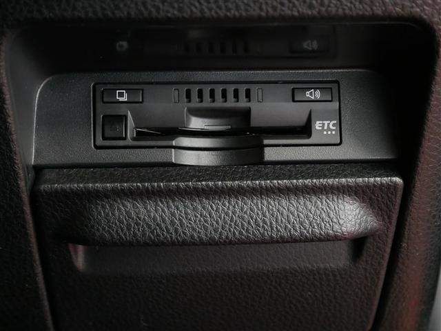 エスクァイア ＧＩ　フルセグ　メモリーナビ　ＤＶＤ再生　バックカメラ　衝突被害軽減システム　ＥＴＣ　両側電動スライド　ＬＥＤヘッドランプ　ウオークスルー　乗車定員７人　３列シート　ワンオーナー（22枚目）