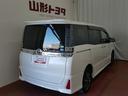 ヴォクシー ZS 煌 4WD フルセグ メモリーナビ DVD再生 後席モニター バックカメラ 衝突被害軽減システム ETC 両側電動スライド LEDヘッドランプ ウオークスルー 乗車定員8人 3列シート(4枚目)