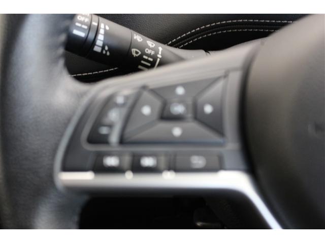 セレナ ハイウェイスター　プロパイロットエディション　４ＷＤ　フルセグ　メモリーナビ　ＤＶＤ再生　バックカメラ　衝突被害軽減システム　ＥＴＣ　両側電動スライド　ＬＥＤヘッドランプ　ウオークスルー　乗車定員８人　３列シート（17枚目）