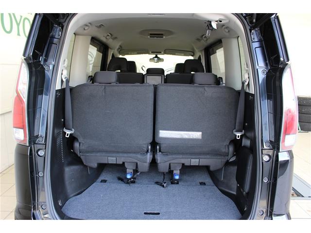 セレナ ハイウェイスター　プロパイロットエディション　４ＷＤ　フルセグ　メモリーナビ　ＤＶＤ再生　バックカメラ　衝突被害軽減システム　ＥＴＣ　両側電動スライド　ＬＥＤヘッドランプ　ウオークスルー　乗車定員８人　３列シート（25枚目）