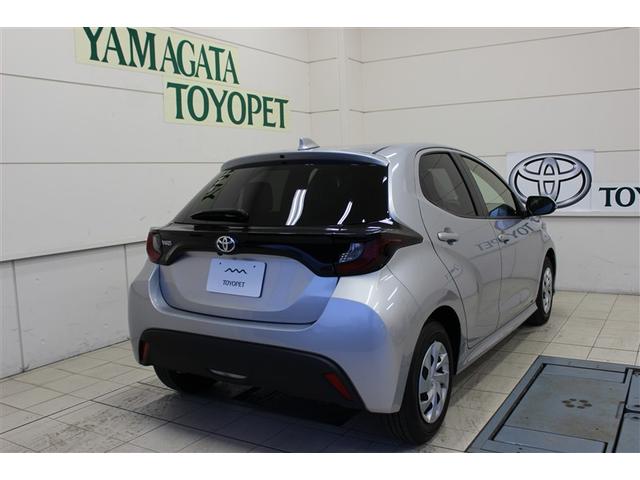 ヤリス Ｘ　ミュージックプレイヤー接続可　後席モニター　バックカメラ　衝突被害軽減システム　ＥＴＣ（3枚目）