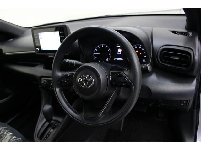 ヤリス Ｘ　ミュージックプレイヤー接続可　後席モニター　バックカメラ　衝突被害軽減システム　ＥＴＣ（4枚目）