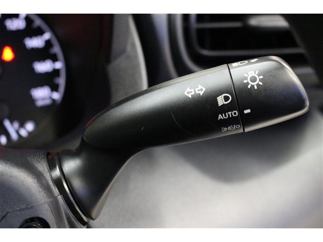 ヤリス Ｘ　ミュージックプレイヤー接続可　後席モニター　バックカメラ　衝突被害軽減システム　ＥＴＣ（11枚目）