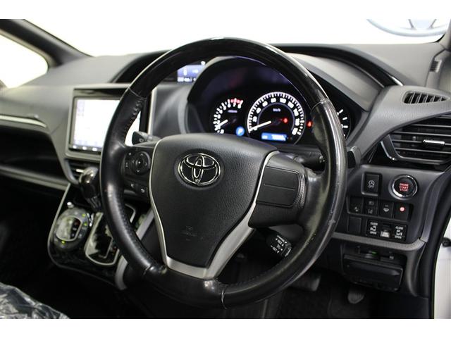 エスクァイア Ｇｉ　４ＷＤ　フルセグ　メモリーナビ　ＤＶＤ再生　バックカメラ　衝突被害軽減システム　ＥＴＣ　両側電動スライド　ＬＥＤヘッドランプ　乗車定員７人　ワンオーナー（4枚目）