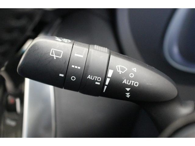 ハリアー Ｚ　レザーパッケージ　革シート　サンルーフ　ミュージックプレイヤー接続可　バックカメラ　衝突被害軽減システム　ＥＴＣ　ＬＥＤヘッドランプ　ワンオーナー　フルエアロ（10枚目）