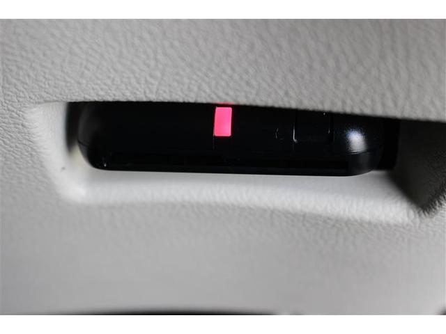 シエンタ Ｘ　フルセグ　メモリーナビ　バックカメラ　ＥＴＣ　電動スライドドア　ウオークスルー　乗車定員７人　３列シート　ワンオーナー　アイドリングストップ（8枚目）
