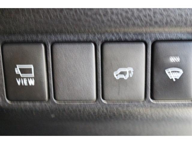 ハリアーハイブリッド プログレス　メタル　アンド　レザーパッケージ　革シート　４ＷＤ　フルセグ　メモリーナビ　ＤＶＤ再生　バックカメラ　衝突被害軽減システム　ＥＴＣ　ＬＥＤヘッドランプ　ワンオーナー（10枚目）