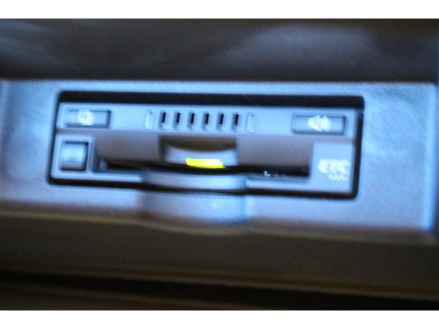 ハリアーハイブリッド プログレス　メタル　アンド　レザーパッケージ　革シート　４ＷＤ　フルセグ　メモリーナビ　ＤＶＤ再生　バックカメラ　衝突被害軽減システム　ＥＴＣ　ＬＥＤヘッドランプ　ワンオーナー（11枚目）