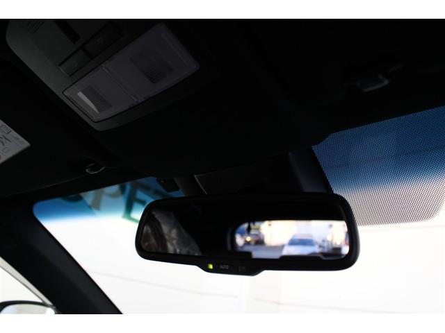 ハリアーハイブリッド プログレス　メタル　アンド　レザーパッケージ　革シート　４ＷＤ　フルセグ　メモリーナビ　ＤＶＤ再生　バックカメラ　衝突被害軽減システム　ＥＴＣ　ＬＥＤヘッドランプ　ワンオーナー（15枚目）