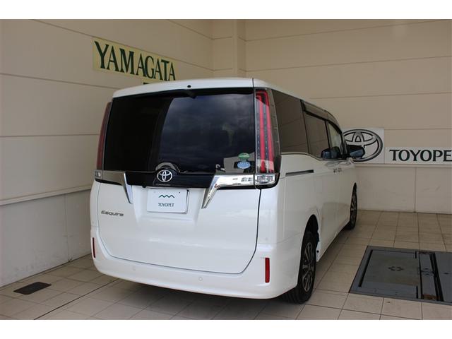 エスクァイア Ｇｉ　４ＷＤ　フルセグ　メモリーナビ　ＤＶＤ再生　後席モニター　バックカメラ　衝突被害軽減システム　ＥＴＣ　両側電動スライド　ＬＥＤヘッドランプ　乗車定員７人　３列シート　ワンオーナー　アイドリングストップ（3枚目）