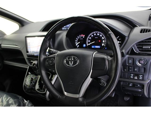 エスクァイア Ｇｉ　４ＷＤ　フルセグ　メモリーナビ　ＤＶＤ再生　後席モニター　バックカメラ　衝突被害軽減システム　ＥＴＣ　両側電動スライド　ＬＥＤヘッドランプ　乗車定員７人　３列シート　ワンオーナー　アイドリングストップ（4枚目）