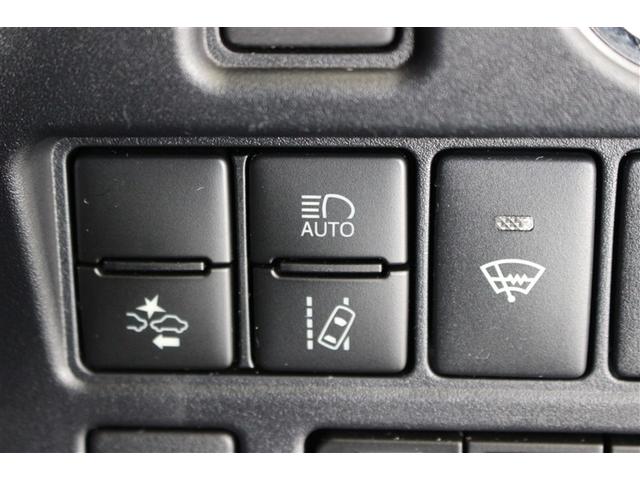 エスクァイア Ｇｉ　４ＷＤ　フルセグ　メモリーナビ　ＤＶＤ再生　後席モニター　バックカメラ　衝突被害軽減システム　ＥＴＣ　両側電動スライド　ＬＥＤヘッドランプ　乗車定員７人　３列シート　ワンオーナー　アイドリングストップ（9枚目）