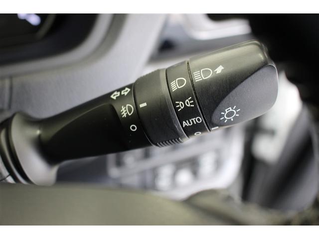 エスクァイア Ｇｉ　４ＷＤ　フルセグ　メモリーナビ　ＤＶＤ再生　後席モニター　バックカメラ　衝突被害軽減システム　ＥＴＣ　両側電動スライド　ＬＥＤヘッドランプ　乗車定員７人　３列シート　ワンオーナー　アイドリングストップ（13枚目）