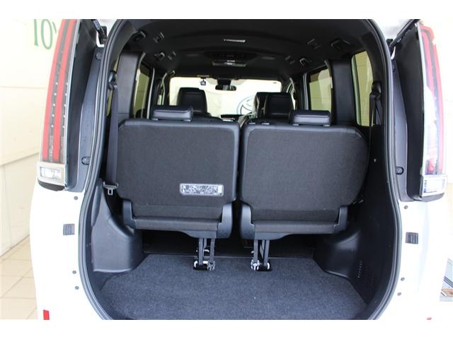 エスクァイア Ｇｉ　４ＷＤ　フルセグ　メモリーナビ　ＤＶＤ再生　後席モニター　バックカメラ　衝突被害軽減システム　ＥＴＣ　両側電動スライド　ＬＥＤヘッドランプ　乗車定員７人　３列シート　ワンオーナー　アイドリングストップ（27枚目）