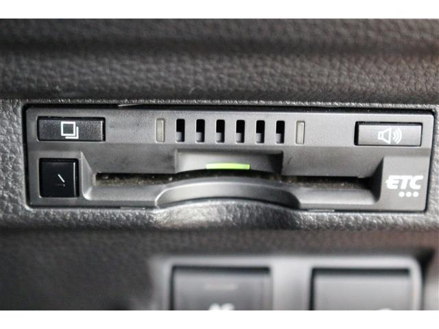 カローラクロス ハイブリッド　Ｚ　サンルーフ　４ＷＤ　ＤＶＤ再生　ミュージックプレイヤー接続可　バックカメラ　衝突被害軽減システム　ＥＴＣ　ＬＥＤヘッドランプ　ワンオーナー（9枚目）