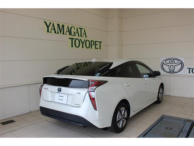 プリウス Ａ　４ＷＤ　フルセグ　メモリーナビ　バックカメラ　衝突被害軽減システム　ＥＴＣ　ＬＥＤヘッドランプ　ワンオーナー（3枚目）