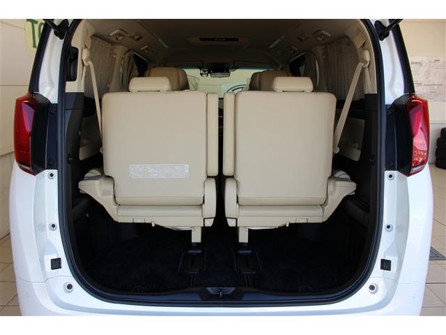 アルファードハイブリッド Ｇ　Ｆパッケージ　革シート　４ＷＤ　ＤＶＤ再生　ミュージックプレイヤー接続可　後席モニター　バックカメラ　衝突被害軽減システム　ＥＴＣ　ドラレコ　両側電動スライド　ＬＥＤヘッドランプ　乗車定員７人　３列シート（29枚目）