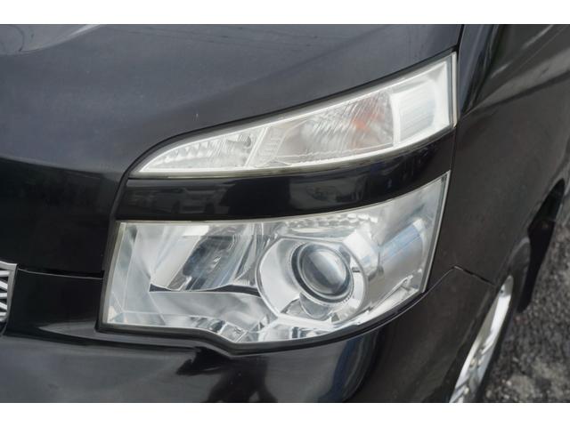 ヴォクシー ＺＳ　煌ＩＩ　４ＷＤ　純正ナビ　フルセグＴＶ　バックカメラ　両側電動スライドドア　キセノンヘッドライト　純正１６インチアルミホィール　オートライト　３列シート　２年保証付（32枚目）