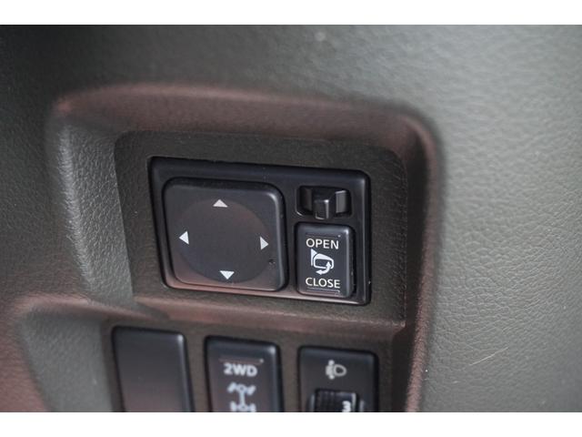 キューブ １５Ｘ　ＦＯＵＲ　Ｖセレクション　ワンオーナー車　社外ナビ　フルセグＴＶ　プッツシュスタート　オートライト　電動格納ミラー　ＥＴＣ　スマートキー　２年保証付（15枚目）