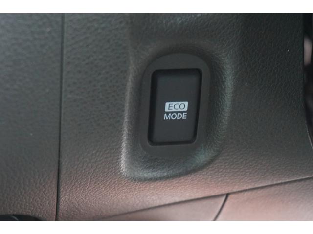 キューブ １５Ｘ　ＦＯＵＲ　Ｖセレクション　ワンオーナー車　社外ナビ　フルセグＴＶ　プッツシュスタート　オートライト　電動格納ミラー　ＥＴＣ　スマートキー　２年保証付（18枚目）