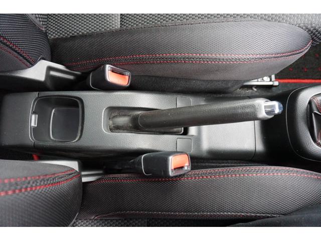 スイフトスポーツ ベースグレード　６速マニュアル　プッシュスタート　クルーズコントロール　ＥＴＣ　オートライト　ＨＩＤヘッドライト　メモリーナビ　フルセグＴＶ　ＤＶＤ　Ｂｌｕｅｔｏｏｔｈ接続　バックカメラ　２年保証付（22枚目）