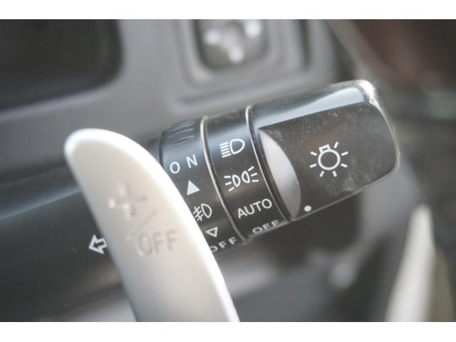 デリカＤ：５ シャモニー　４ＷＤ　ワンオーナー　両側電動スライドドア　クルーズコントロール　パワーシート　ＥＴＣ　シートヒーター　パドルシフト　ＨＩＤヘッドライト　純正ＨＤＤナビ　フルセグＴＶ　バックカメラ　２年保証付（13枚目）