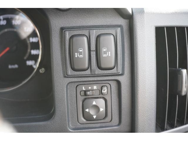 デリカＤ：５ シャモニー　４ＷＤ　ワンオーナー　両側電動スライドドア　クルーズコントロール　パワーシート　ＥＴＣ　シートヒーター　パドルシフト　ＨＩＤヘッドライト　純正ＨＤＤナビ　フルセグＴＶ　バックカメラ　２年保証付（16枚目）