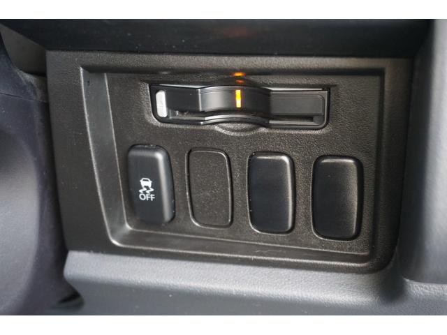 デリカＤ：５ シャモニー　４ＷＤ　ワンオーナー　両側電動スライドドア　クルーズコントロール　パワーシート　ＥＴＣ　シートヒーター　パドルシフト　ＨＩＤヘッドライト　純正ＨＤＤナビ　フルセグＴＶ　バックカメラ　２年保証付（17枚目）