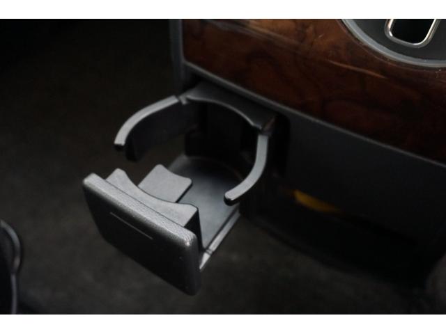 デリカＤ：５ シャモニー　４ＷＤ　ワンオーナー　両側電動スライドドア　クルーズコントロール　パワーシート　ＥＴＣ　シートヒーター　パドルシフト　ＨＩＤヘッドライト　純正ＨＤＤナビ　フルセグＴＶ　バックカメラ　２年保証付（25枚目）