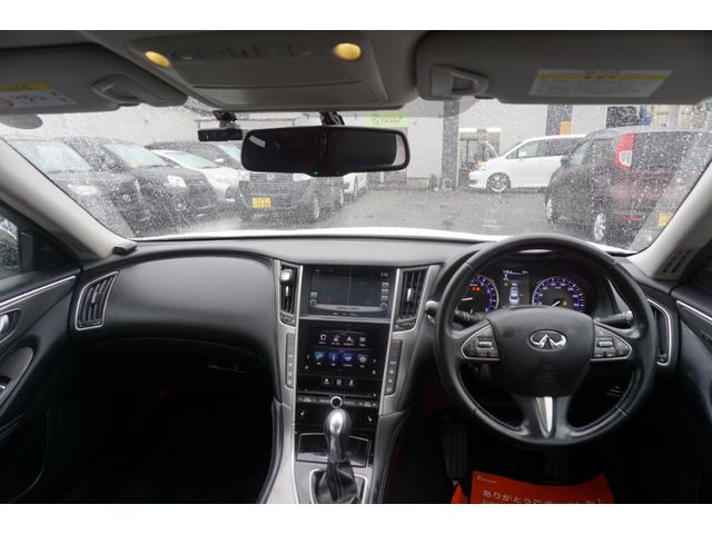 スカイライン ２００ＧＴ－ｔタイプＰ　純正メーカーナビ　フルセグＴＶ　全方位カメラ　黒革シート　シートヒーター　パワーシート　レーダークルーズコントロール　社外１８インチアルミホィール　ビルトインＥＴＣ　２年保証付（6枚目）