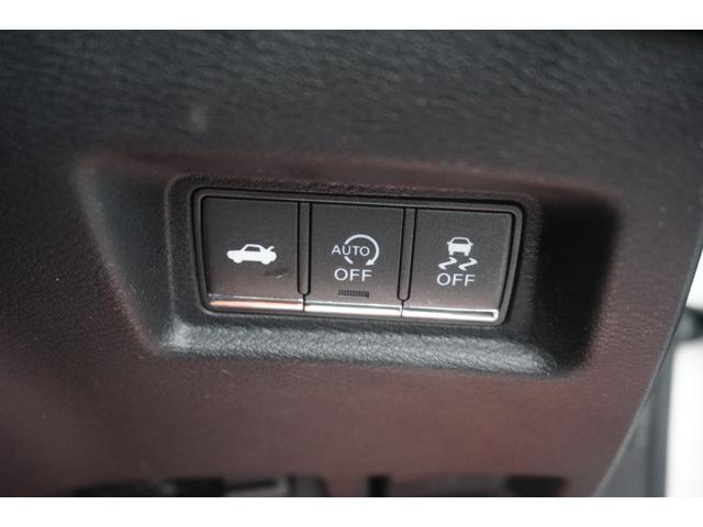 スカイライン ２００ＧＴ－ｔタイプＰ　純正メーカーナビ　フルセグＴＶ　全方位カメラ　黒革シート　シートヒーター　パワーシート　レーダークルーズコントロール　社外１８インチアルミホィール　ビルトインＥＴＣ　２年保証付（14枚目）