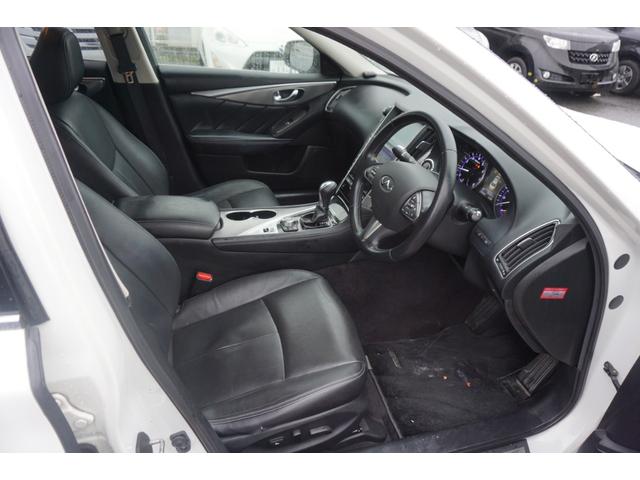 スカイライン ２００ＧＴ－ｔタイプＰ　純正メーカーナビ　フルセグＴＶ　全方位カメラ　黒革シート　シートヒーター　パワーシート　レーダークルーズコントロール　社外１８インチアルミホィール　ビルトインＥＴＣ　２年保証付（45枚目）