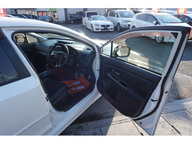 インプレッサスポーツ ２．０ｉ－Ｓアイサイト　４ＷＤ　プッシュスタート　ＥＴＣ　パワーシート　レーンアシスト　クルーズコントロール　ハーフレザーシート　純正ＳＤナビ　フルセグ　Ｂｌｕｅｔｏｏｔｈ接続　バックカメラ　２年保証付（4枚目）