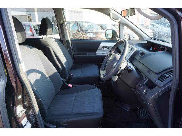 ヴォクシー ＺＳ　煌　４ＷＤ　プッシュスタート　ＥＴＣ　パドルシフト　オートライトＨＩＤヘッドライト　両側電動スライドドア　純正メモリーナビ　フルセグ　Ｂｌｕｅｔｏｏｔｈ接続　バックカメラ　２年保証付（6枚目）