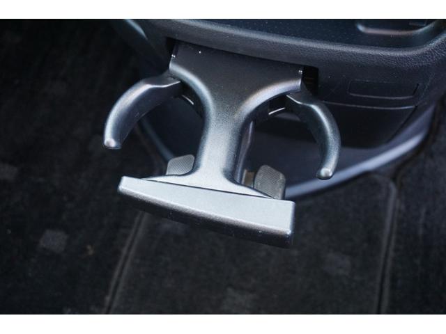 ヴォクシー ＺＳ　煌　４ＷＤ　プッシュスタート　ＥＴＣ　パドルシフト　オートライトＨＩＤヘッドライト　両側電動スライドドア　純正メモリーナビ　フルセグ　Ｂｌｕｅｔｏｏｔｈ接続　バックカメラ　２年保証付（24枚目）