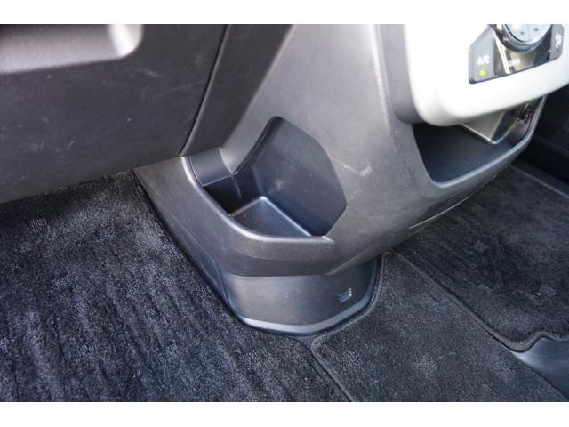 ヴォクシー ＺＳ　煌　４ＷＤ　プッシュスタート　ＥＴＣ　パドルシフト　オートライトＨＩＤヘッドライト　両側電動スライドドア　純正メモリーナビ　フルセグ　Ｂｌｕｅｔｏｏｔｈ接続　バックカメラ　２年保証付（31枚目）