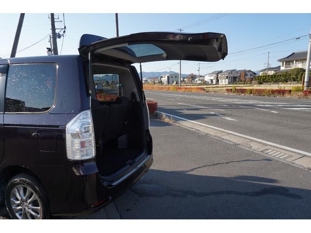 ヴォクシー ＺＳ　煌　４ＷＤ　プッシュスタート　ＥＴＣ　パドルシフト　オートライトＨＩＤヘッドライト　両側電動スライドドア　純正メモリーナビ　フルセグ　Ｂｌｕｅｔｏｏｔｈ接続　バックカメラ　２年保証付（42枚目）