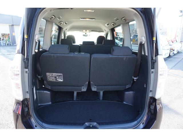 ヴォクシー ＺＳ　煌　４ＷＤ　プッシュスタート　ＥＴＣ　パドルシフト　オートライトＨＩＤヘッドライト　両側電動スライドドア　純正メモリーナビ　フルセグ　Ｂｌｕｅｔｏｏｔｈ接続　バックカメラ　２年保証付（43枚目）