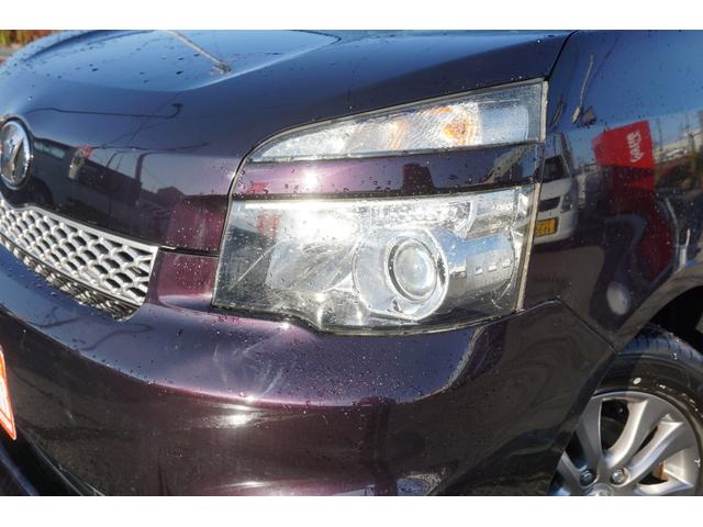 ヴォクシー ＺＳ　煌　４ＷＤ　プッシュスタート　ＥＴＣ　パドルシフト　オートライトＨＩＤヘッドライト　両側電動スライドドア　純正メモリーナビ　フルセグ　Ｂｌｕｅｔｏｏｔｈ接続　バックカメラ　２年保証付（52枚目）