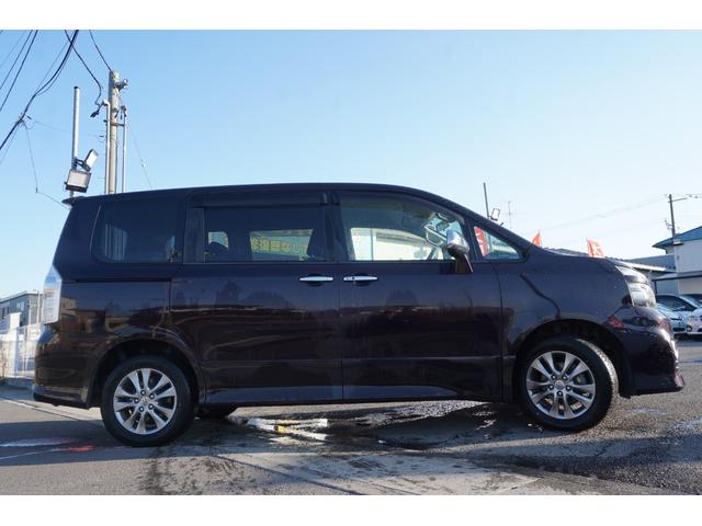 ヴォクシー ＺＳ　煌　４ＷＤ　プッシュスタート　ＥＴＣ　パドルシフト　オートライトＨＩＤヘッドライト　両側電動スライドドア　純正メモリーナビ　フルセグ　Ｂｌｕｅｔｏｏｔｈ接続　バックカメラ　２年保証付（56枚目）