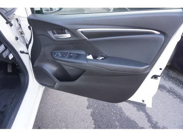 フィットハイブリッド Ｌパッケージ　４ＷＤ　ナビ　フルセグＴＶ　バックモニター　プッツシュスタート　クルーズコントロール　オートライト　ＥＴＣ　電動格納ミラー　ＬＥＤヘッドライト　２年保証付（44枚目）