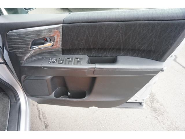 オデッセイ アブソルート　プッシュスタート　スマートキー　インターナビ　フルセグ　Ｂｌｕｅｔｏｏｔｈ接続　ＤＶＤ　バックカメラ　フリップダウンモニター　クルーズコントロール　ハーフレザーシート　両側電動スライドドア　２年保証付（5枚目）