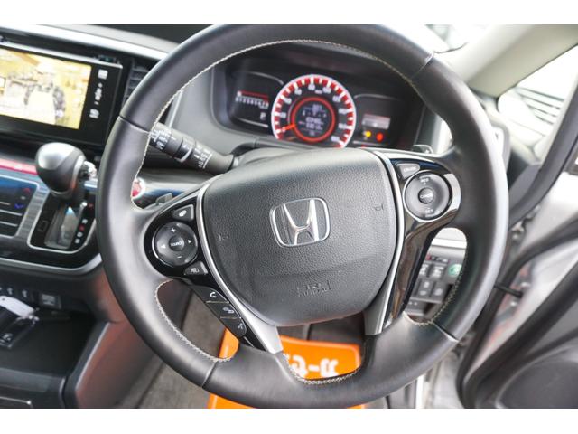 オデッセイ アブソルート　プッシュスタート　スマートキー　インターナビ　フルセグ　Ｂｌｕｅｔｏｏｔｈ接続　ＤＶＤ　バックカメラ　フリップダウンモニター　クルーズコントロール　ハーフレザーシート　両側電動スライドドア　２年保証付（7枚目）