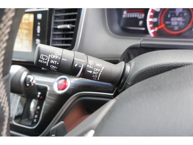 オデッセイ アブソルート　プッシュスタート　スマートキー　インターナビ　フルセグ　Ｂｌｕｅｔｏｏｔｈ接続　ＤＶＤ　バックカメラ　フリップダウンモニター　クルーズコントロール　ハーフレザーシート　両側電動スライドドア　２年保証付（11枚目）