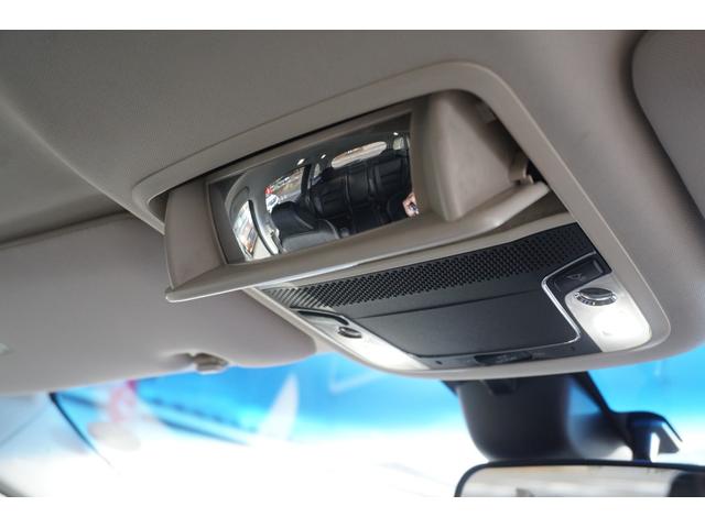 オデッセイ アブソルート　プッシュスタート　スマートキー　インターナビ　フルセグ　Ｂｌｕｅｔｏｏｔｈ接続　ＤＶＤ　バックカメラ　フリップダウンモニター　クルーズコントロール　ハーフレザーシート　両側電動スライドドア　２年保証付（25枚目）