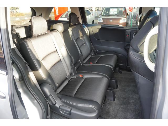 オデッセイ アブソルート　プッシュスタート　スマートキー　インターナビ　フルセグ　Ｂｌｕｅｔｏｏｔｈ接続　ＤＶＤ　バックカメラ　フリップダウンモニター　クルーズコントロール　ハーフレザーシート　両側電動スライドドア　２年保証付（32枚目）