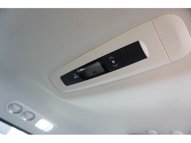 オデッセイ アブソルート　プッシュスタート　スマートキー　インターナビ　フルセグ　Ｂｌｕｅｔｏｏｔｈ接続　ＤＶＤ　バックカメラ　フリップダウンモニター　クルーズコントロール　ハーフレザーシート　両側電動スライドドア　２年保証付（35枚目）