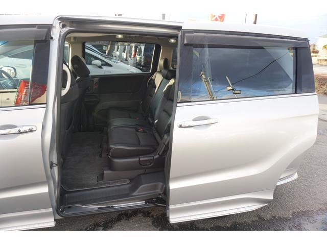 オデッセイ アブソルート　プッシュスタート　スマートキー　インターナビ　フルセグ　Ｂｌｕｅｔｏｏｔｈ接続　ＤＶＤ　バックカメラ　フリップダウンモニター　クルーズコントロール　ハーフレザーシート　両側電動スライドドア　２年保証付（38枚目）